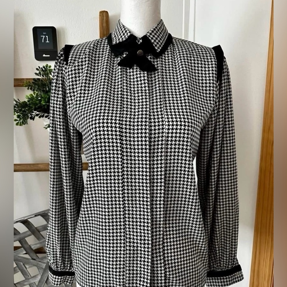 Vintage 80s Jordan Petite Black and White Houndstooth Button Down Bow Tie Shirt